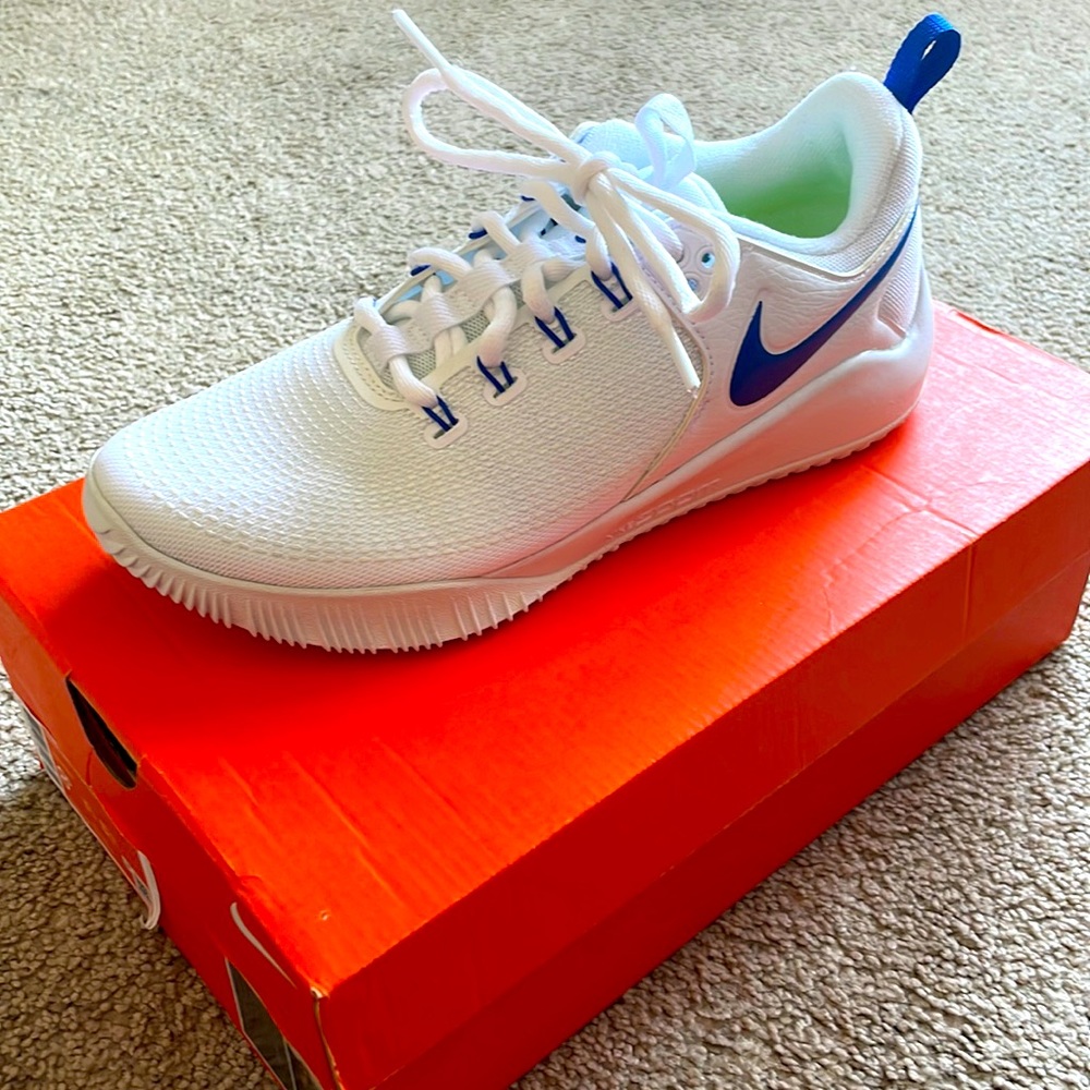 brand new Nike volleyball shoes, great condition!!